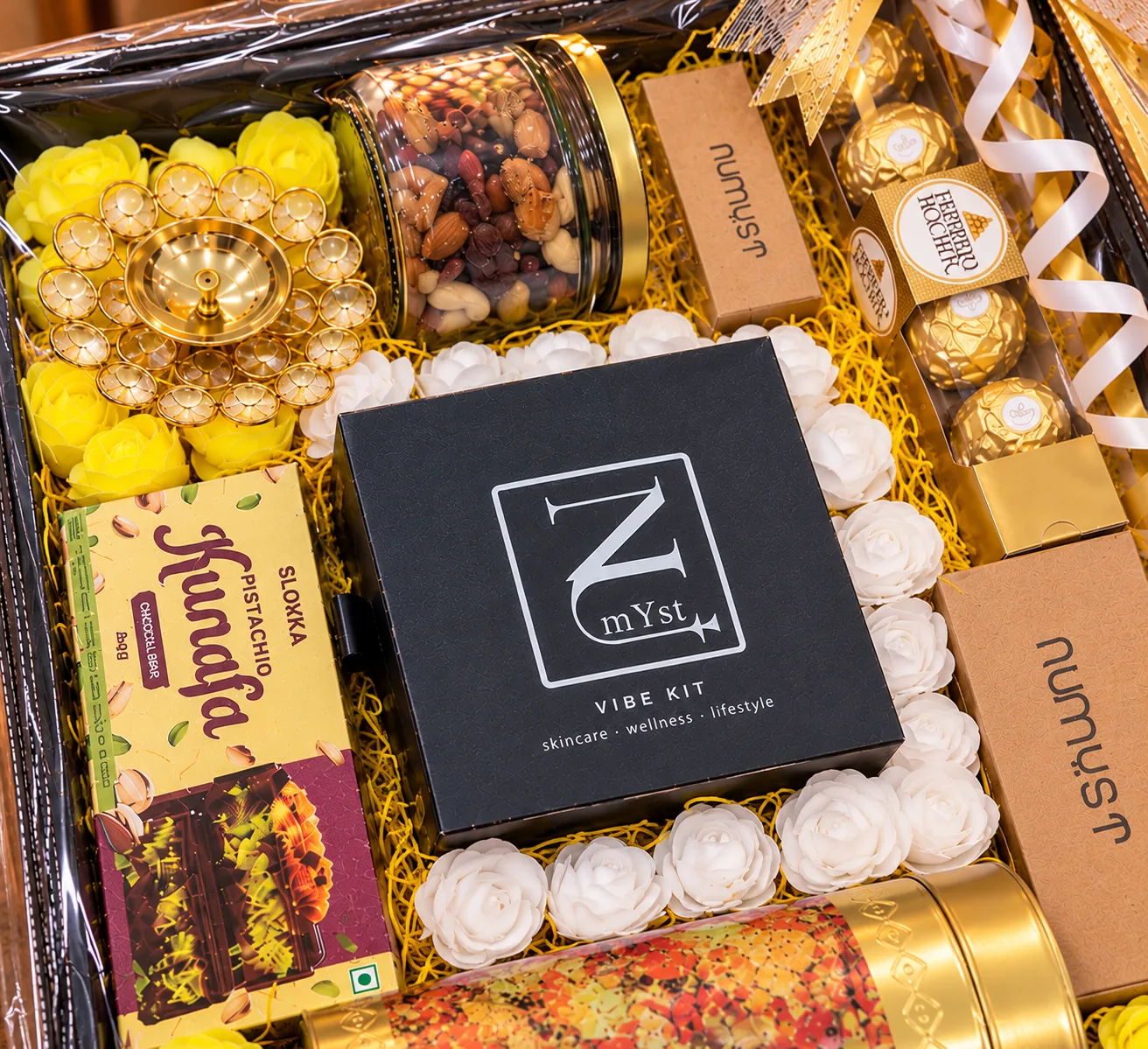 The Royal Golden Treasure Hamper - Image 4